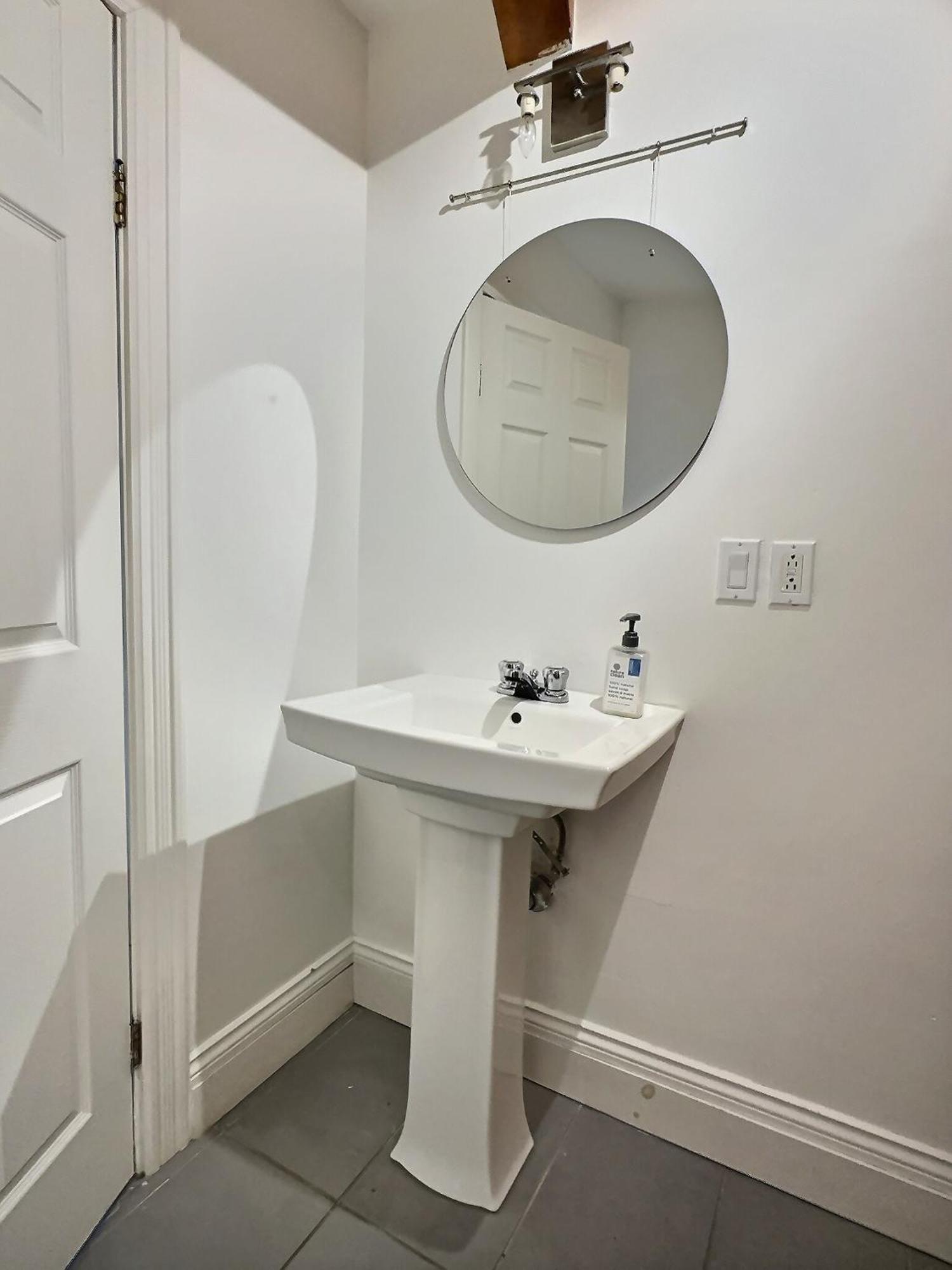 Escaliers Du Bistro - 3 Chambres Sur Deux Etages Québec Esterno foto
