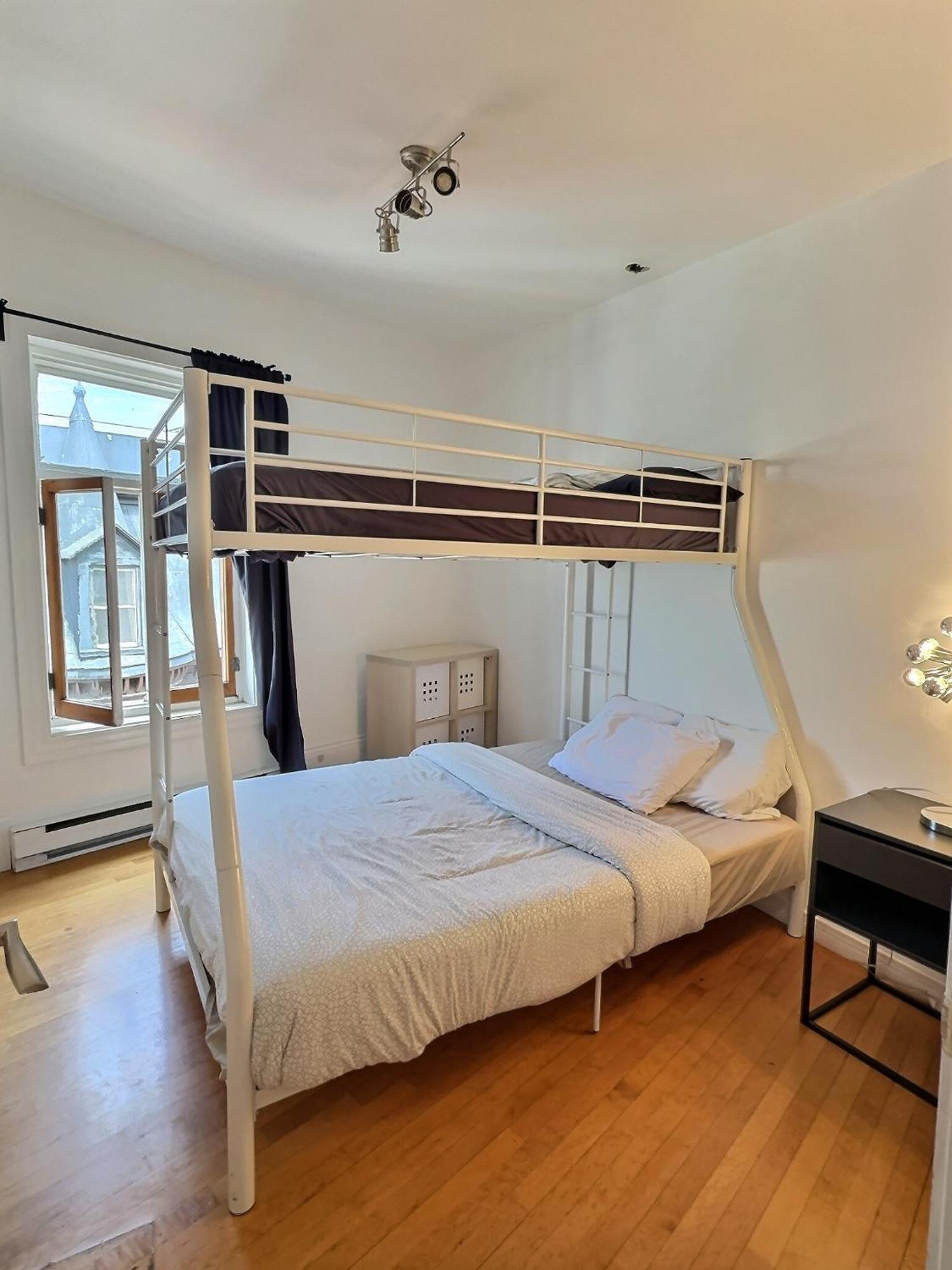 Escaliers Du Bistro - 3 Chambres Sur Deux Etages Québec Esterno foto
